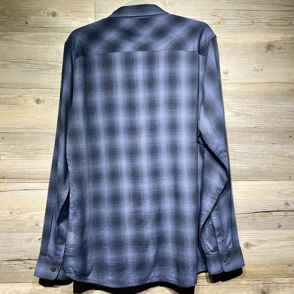Travis Mathew Lightweight Button-Up Shirt Size Large Blue Plaid Soft Knit Slim - Picture 2 of 10